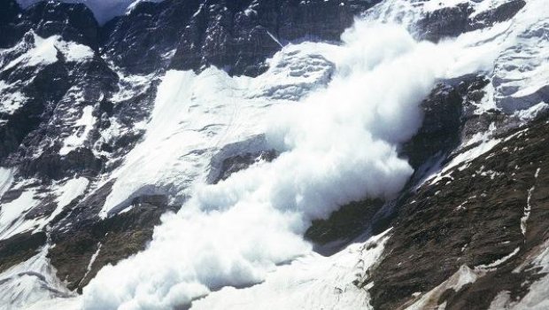 Toğanalı&ndash;Kəlbəcər&ndash;İstisu yolunda qar uçqunu&nbsp;- Hərəkət məhdudlaşdırıldı