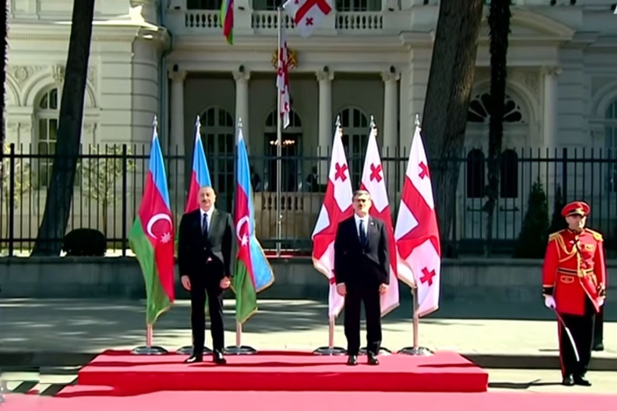 Prezidentin Tbilisidə rəsmi qarşılanma mərasimi keçirilir&nbsp;