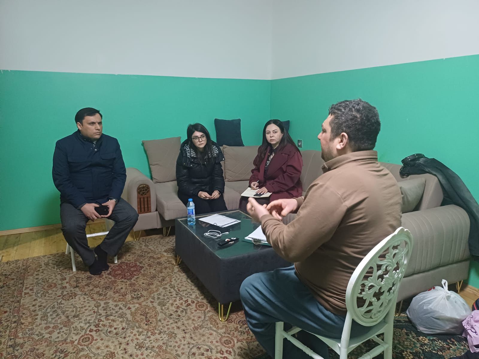 Övladının dəfnində canlı yayım açan 9 uşaq atası nəzarətə götürüldü