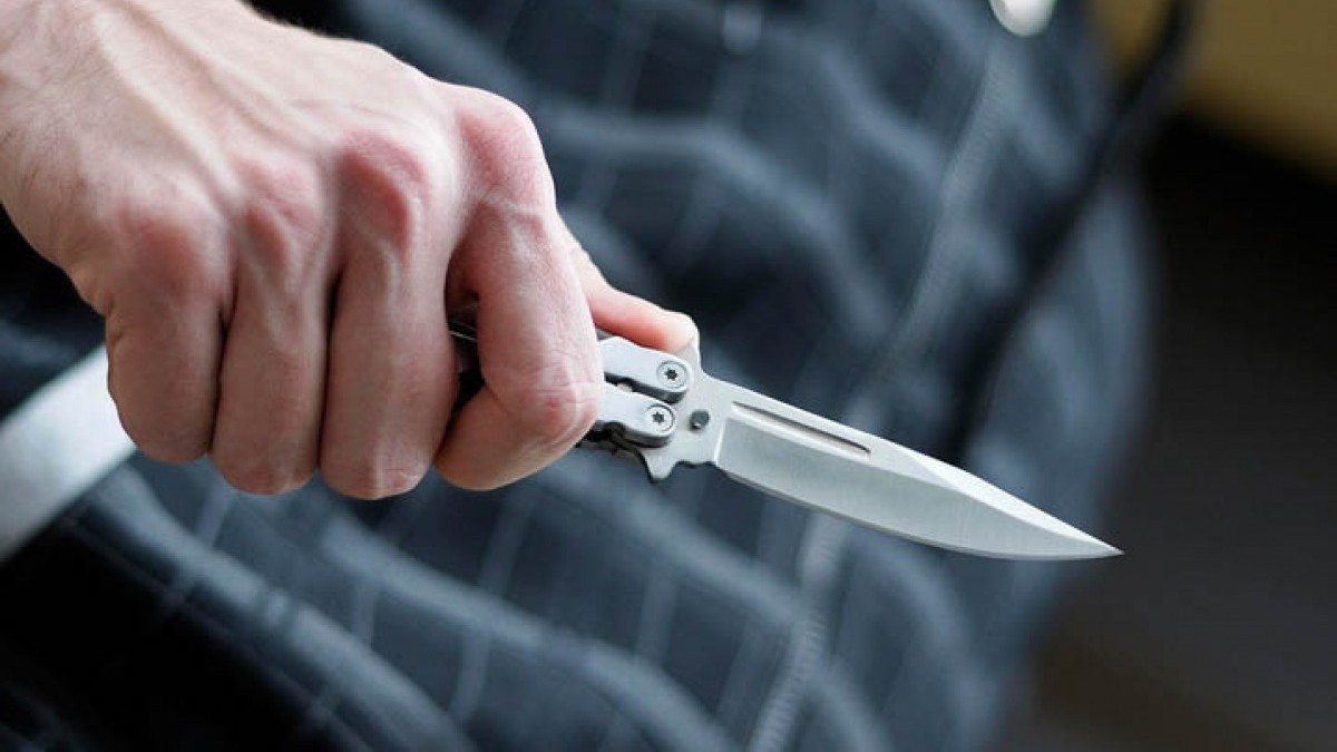 Şagirdin bıçaqladığı müəllim öldü