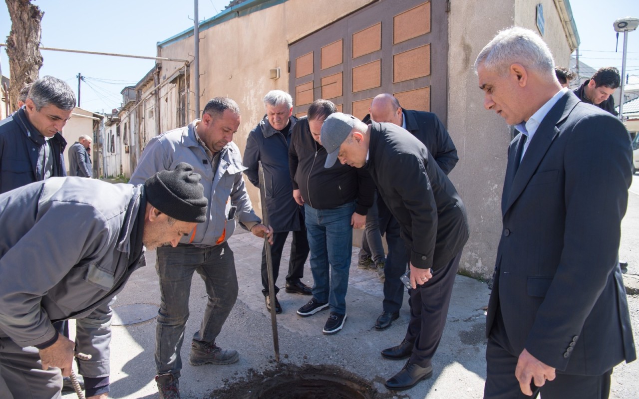 Zaur Mikayılov&nbsp;kollektorun bərpa işləri ilə tanış oldu - FOTOLAR