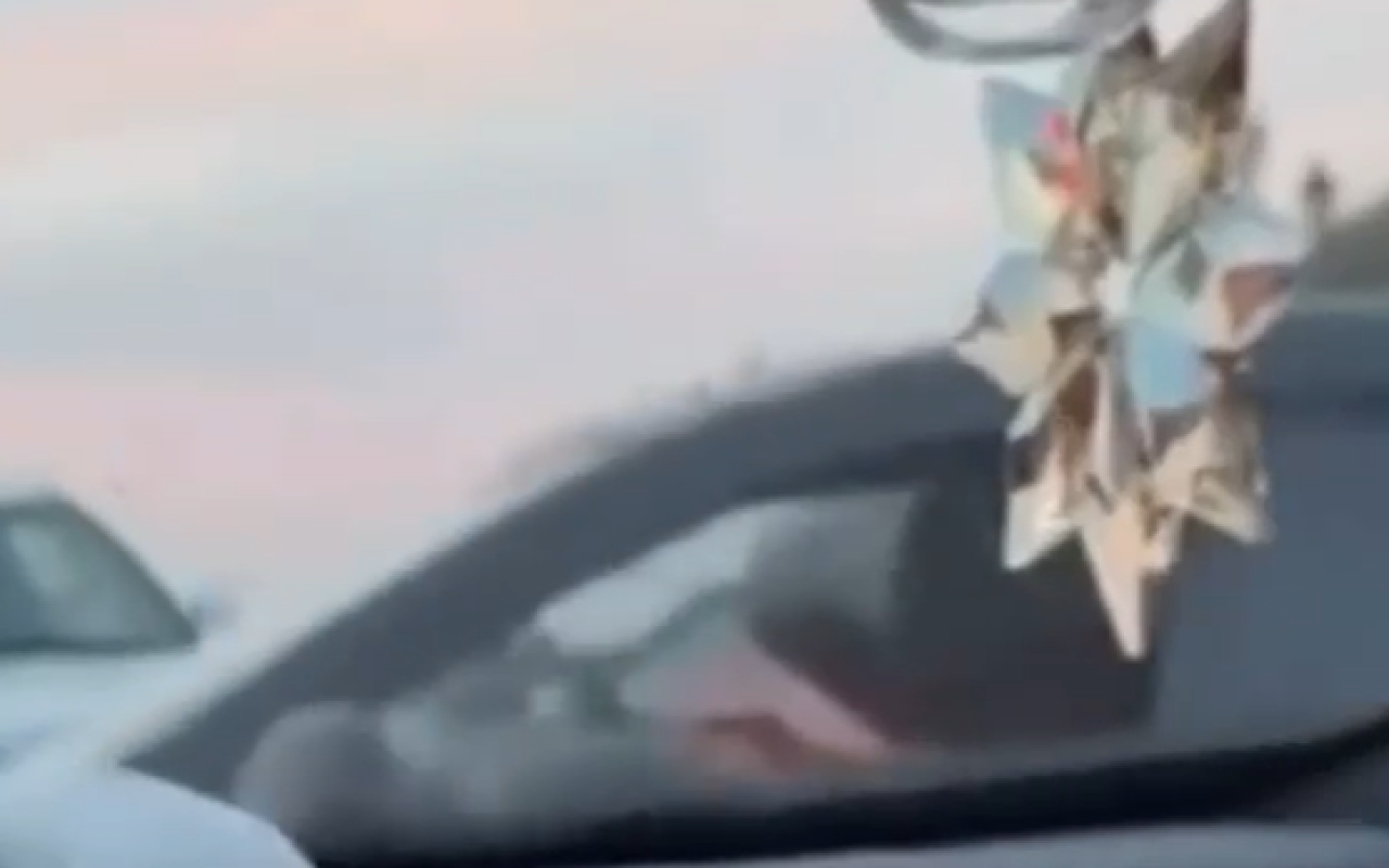 Azyaşlıya sükan həvalə edən sürücü cəzalandırıldı - VİDEO