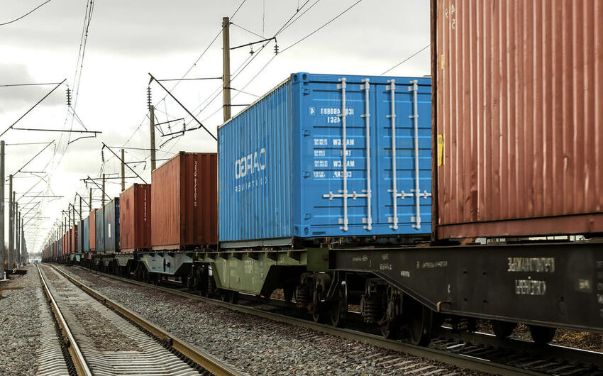 Martda dəmir yolu ilə yükdaşımalar artıb