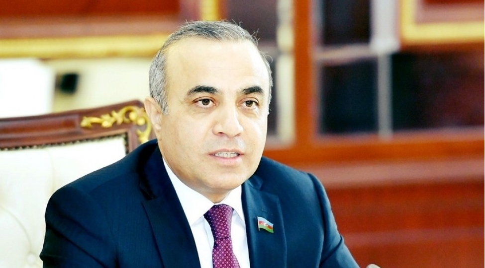 Deputat o adamların cərimələnməsini təklif etdi