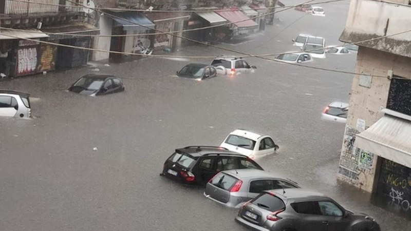 Yağış sularının kənarlaşdırılması işləri davam etdirilir -&nbsp;VİDEO