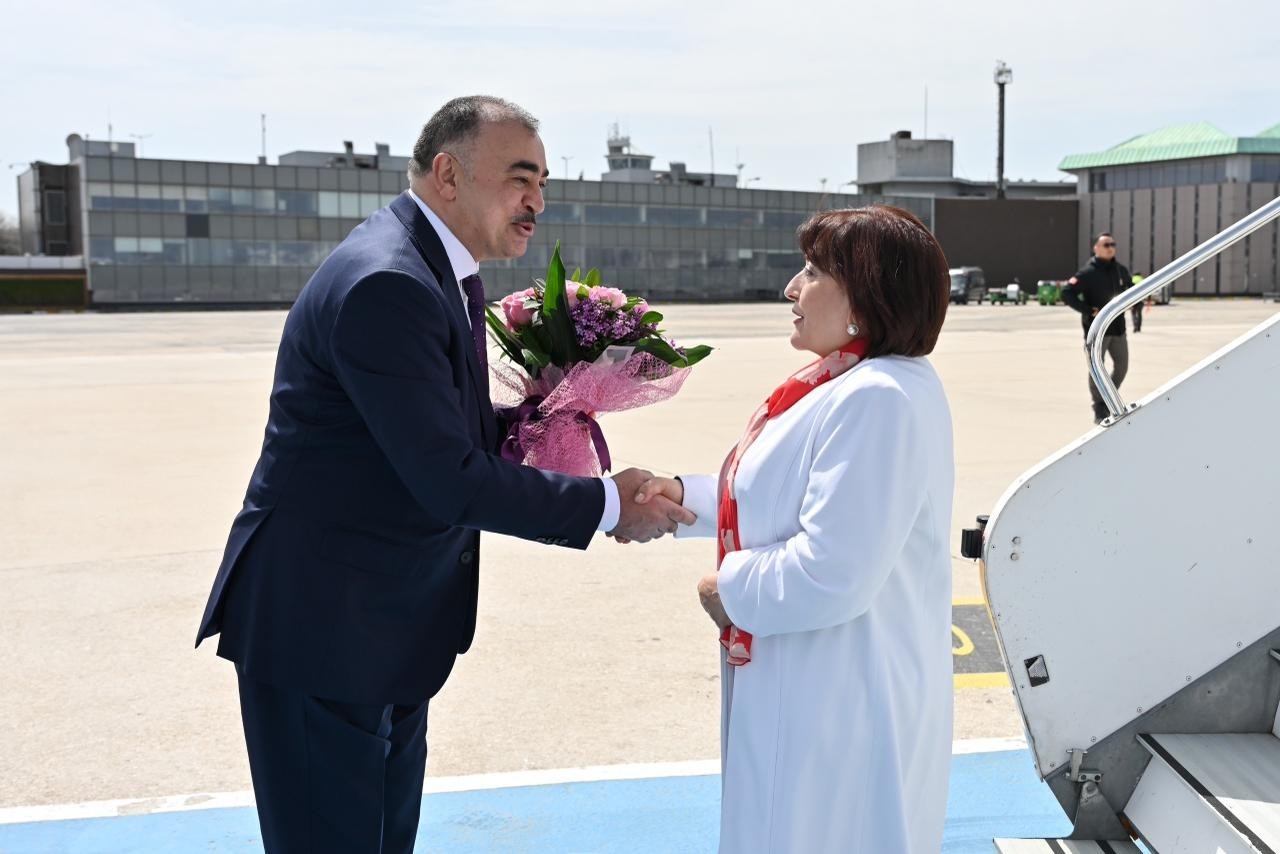 Sahibə Qafarova Türkiyəyə getdi - FOTO