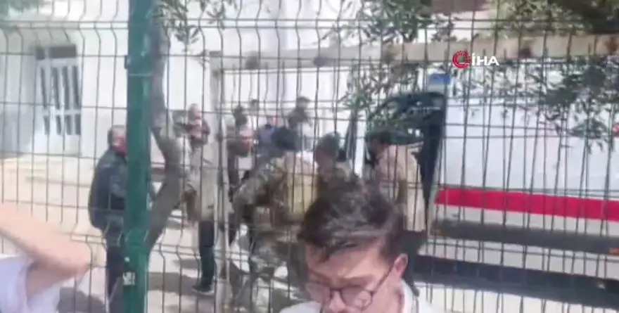 Türkiyədə məktəbli&nbsp;4 nəfəri öldürdü, 20 yaralı&nbsp;var - YENİLƏNİB