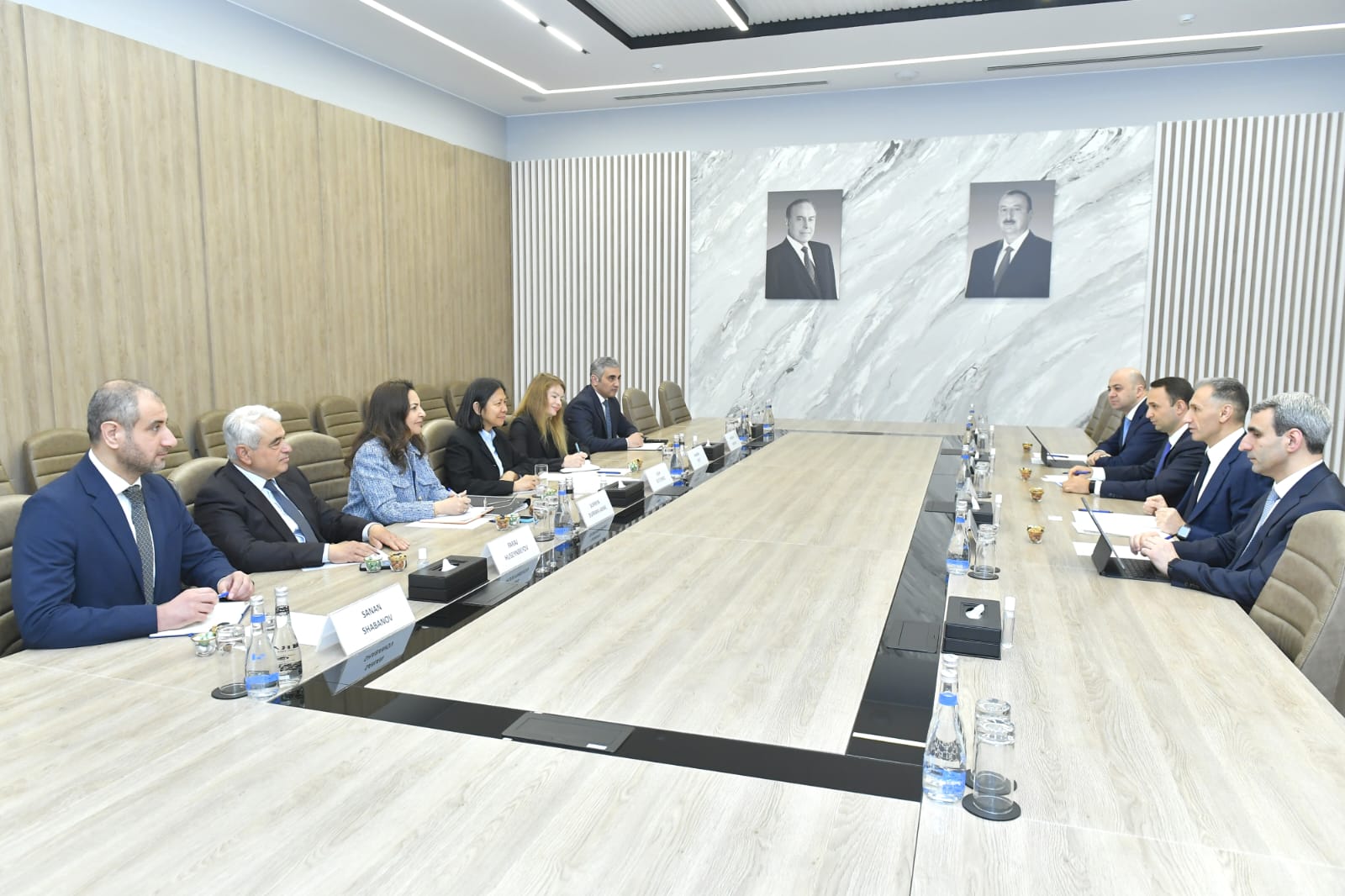 Rəşad Nəbiyev Asiya İnkişaf Bankının nümayəndə heyəti ilə görüşdü