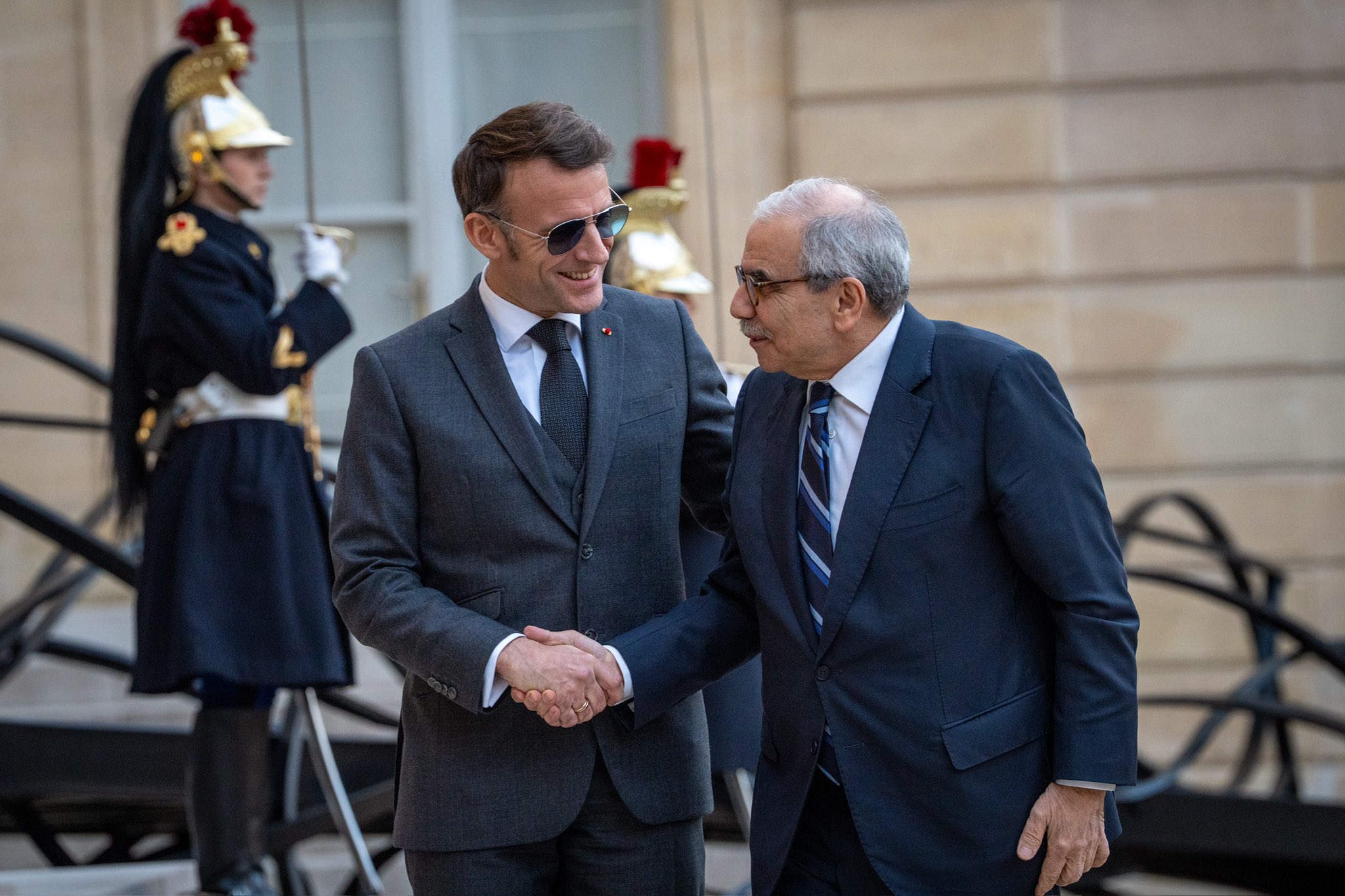 Livanın Baş naziri Parisə getdi - Makronla görüşəcək