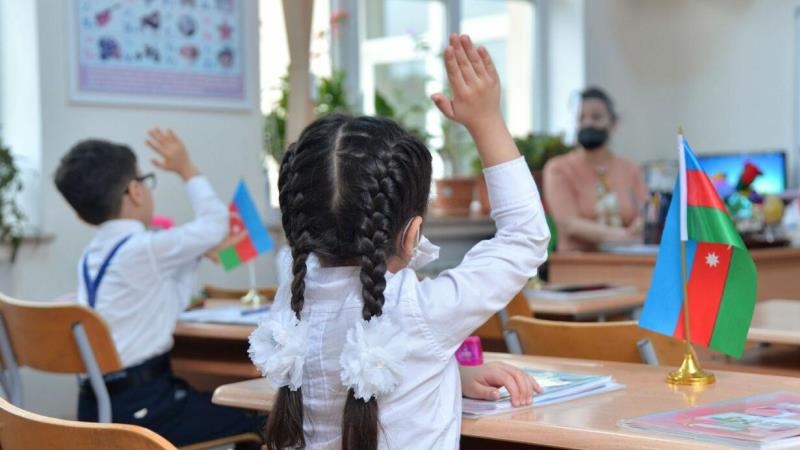 Azərbaycanda şagirdləri zəhərləyən məktəblərin SİYAHISI