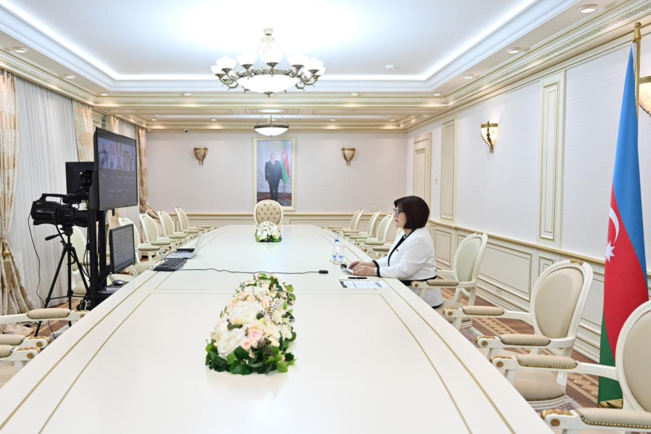 Spiker&nbsp;qadın liderlərin onlayn konfransına qoşuldu