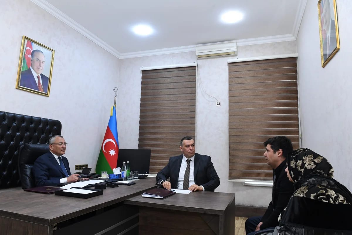 Rövşən Rzayev vətəndaş qəbulu keçirdi - FOTO