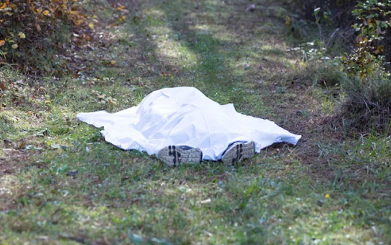 Boynunu şifer kəsən 74 yaşlı kişi öldü