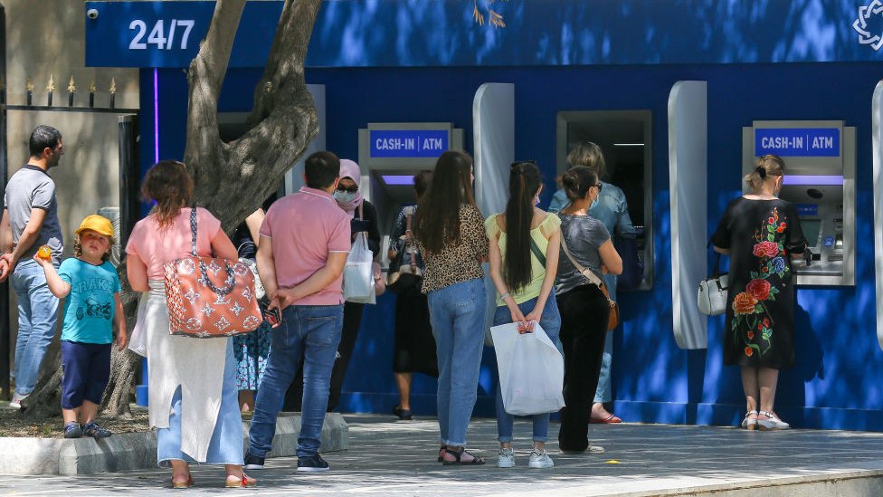 Nazir: Azərbaycanda orta pensiya 594 manata çatıb - VİDEO