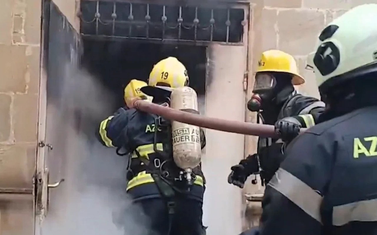 Təhsil idarəsi yanan məktəblə bağlı məlumat yaydı&nbsp;