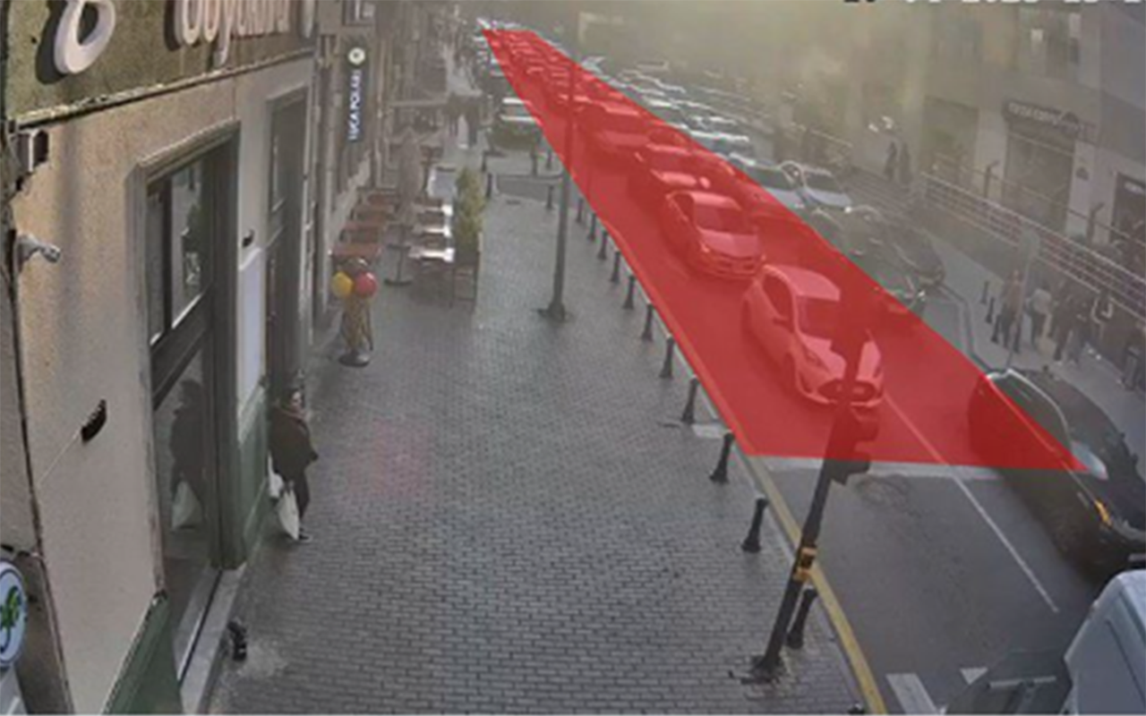 Bu küçədə saatlarla uzanan sıxlıq aradan qaldırıldı&nbsp;- Video