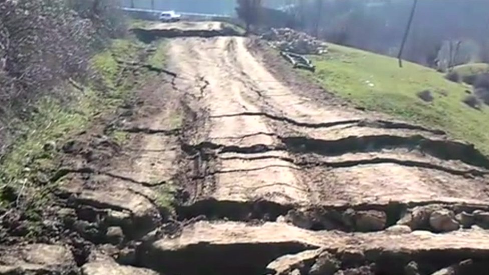 Lənkəranda torpaq sürüşməsi: 6 kəndlə gediş-gəlişi çətinləşdi