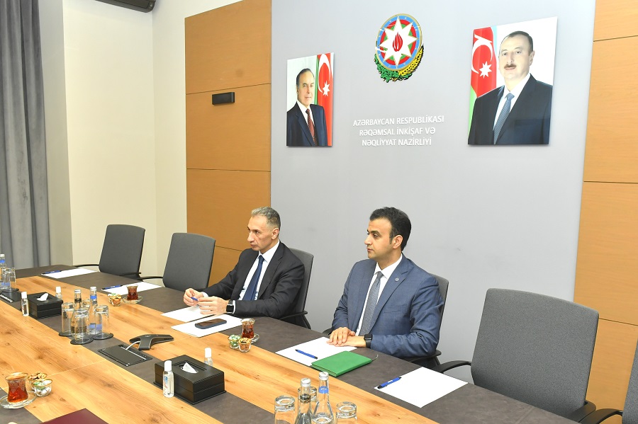 Rəşad Nəbiyev V "Yüksəliş" müsabiqəsinin qalibləri ilə görüşdü