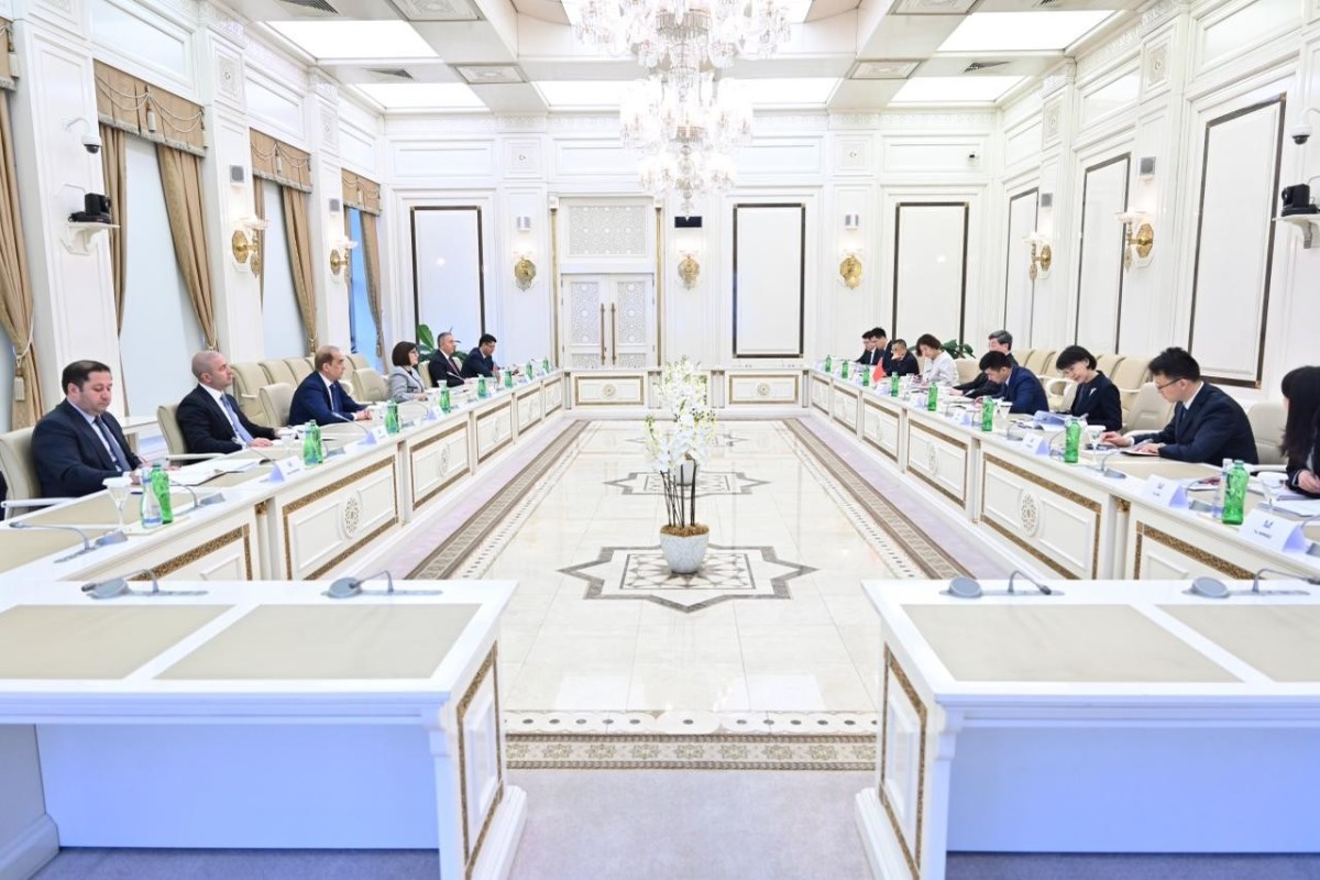 Spiker çinli nazirlə görüşdü