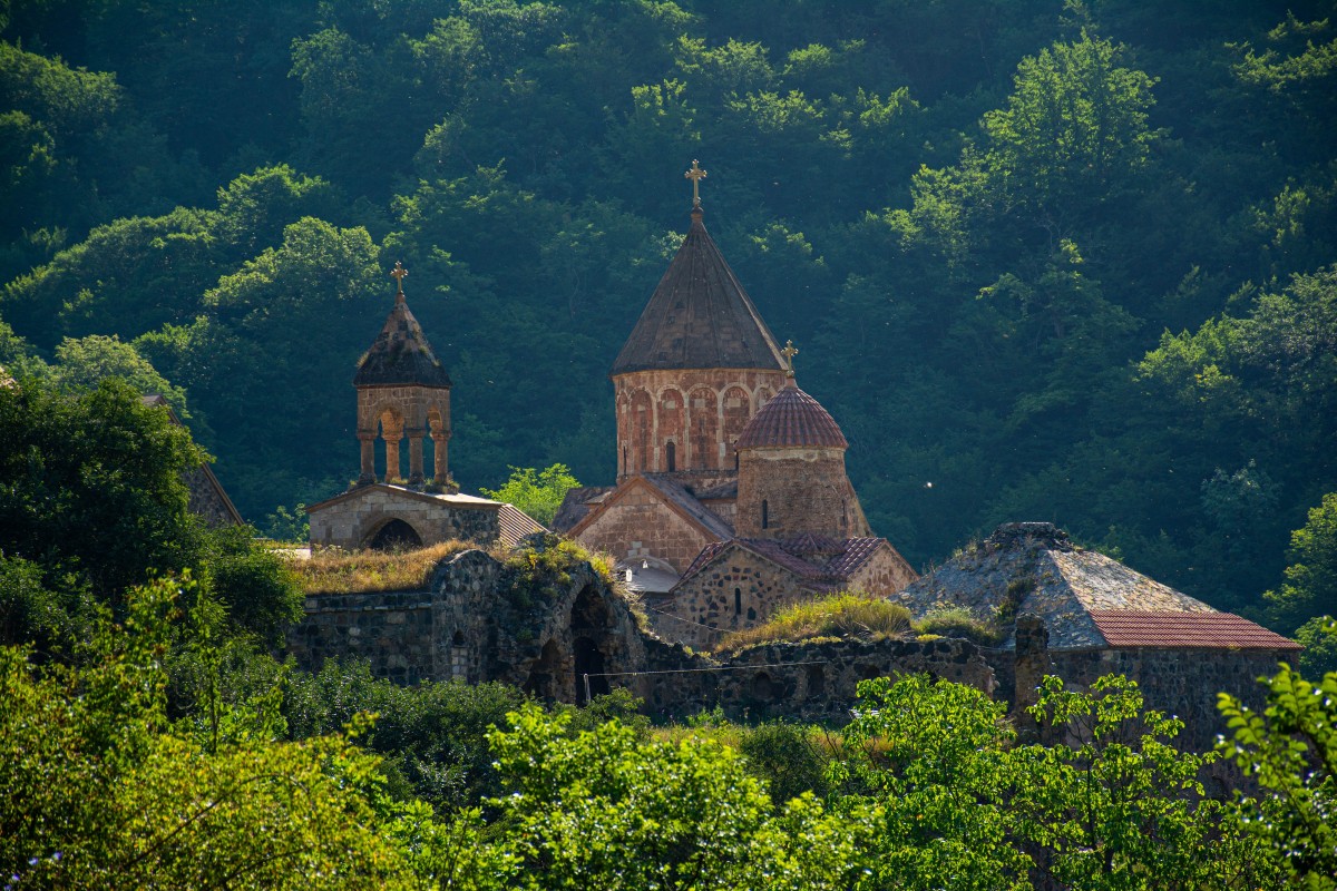 Dünya əhəmiyyətli tarixi abidə - Xudavəng monastrı