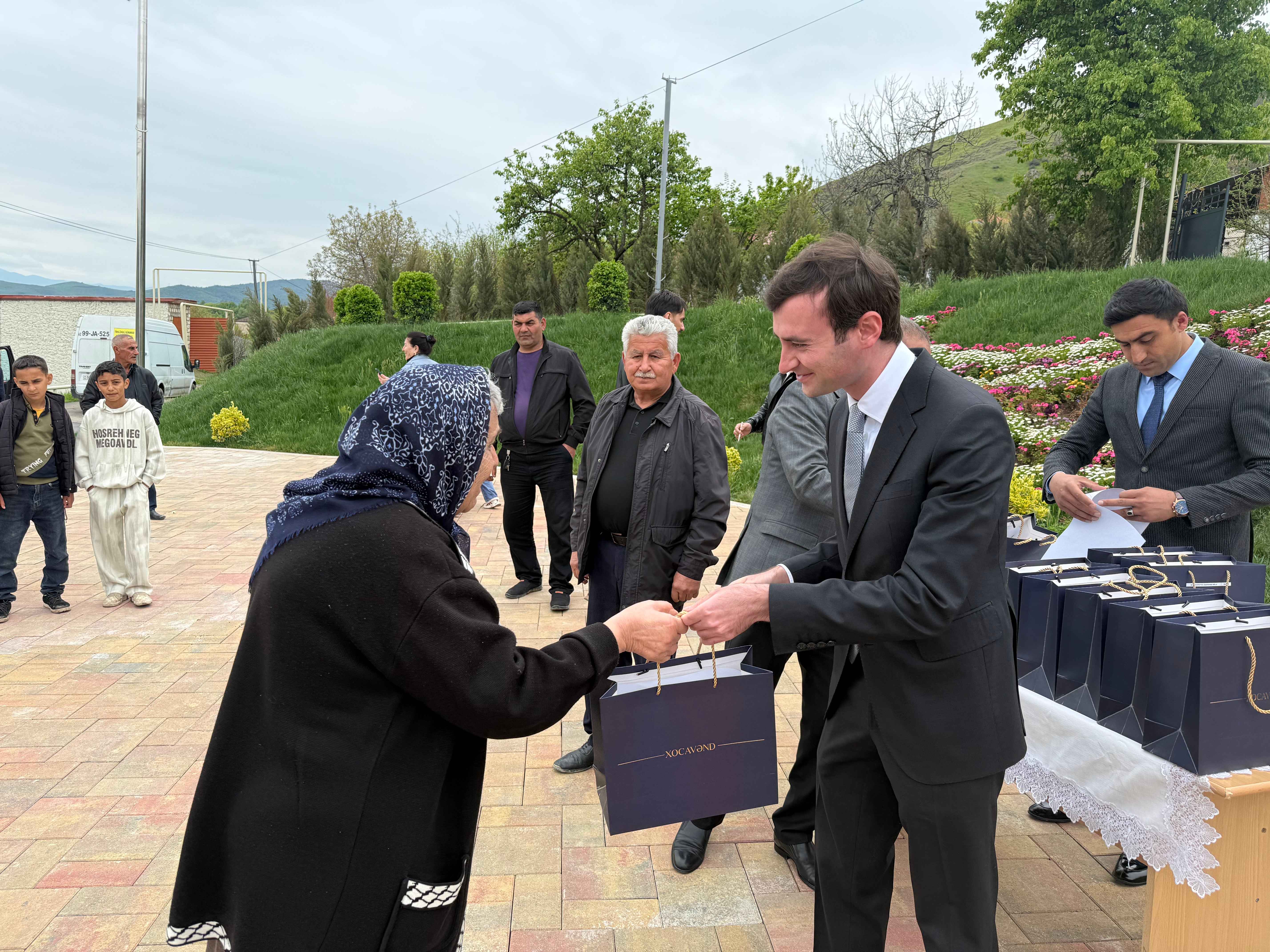 Xanobaya yola düşən köç kəndə çatdı - FOTO