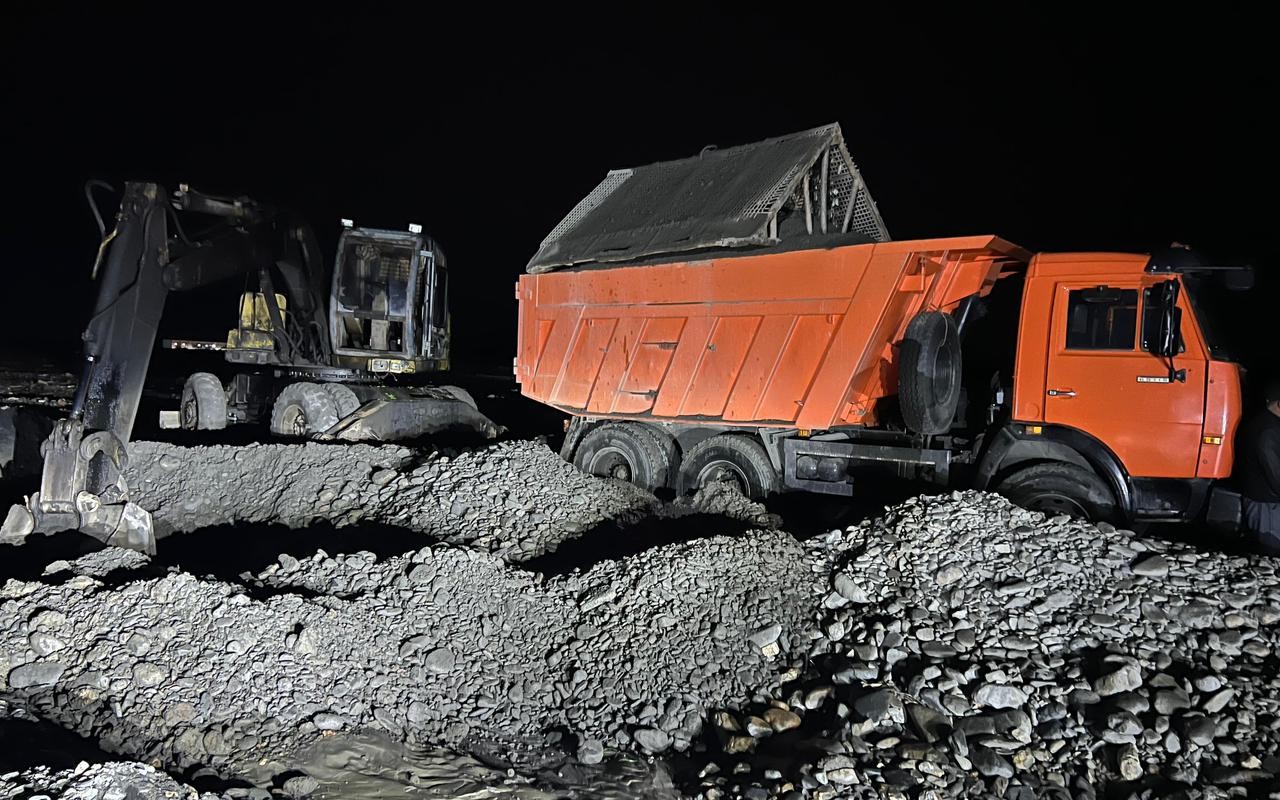 Yerin təkindən qanunsuz istifadə edənlər saxlanıldı - VİDEO