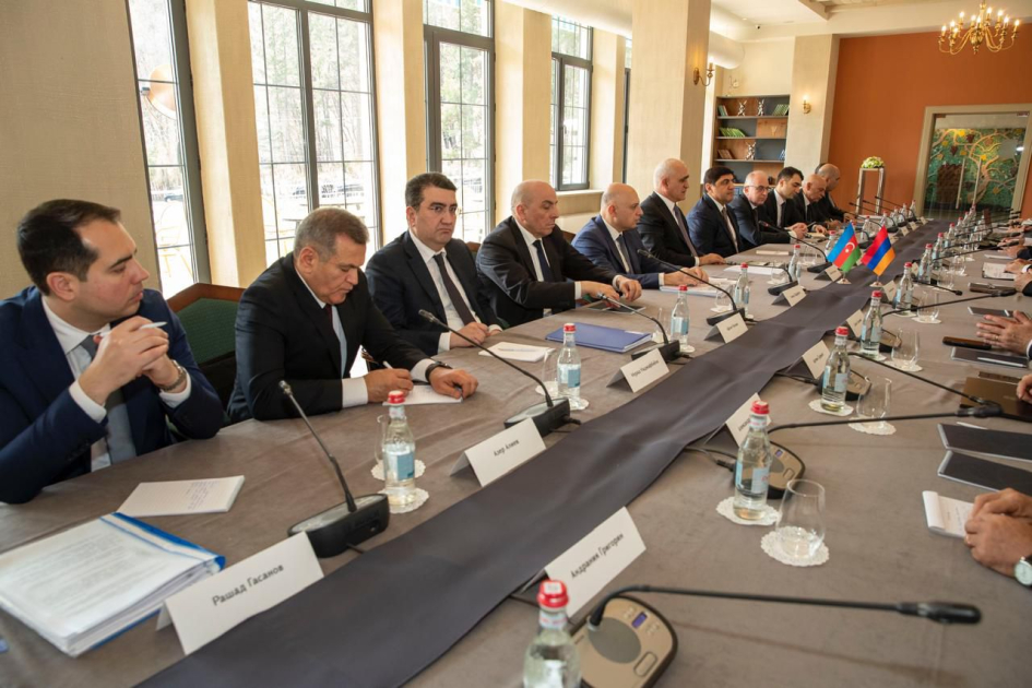 Azərbaycan və Ermənistanın biznes dairələri görüşdü