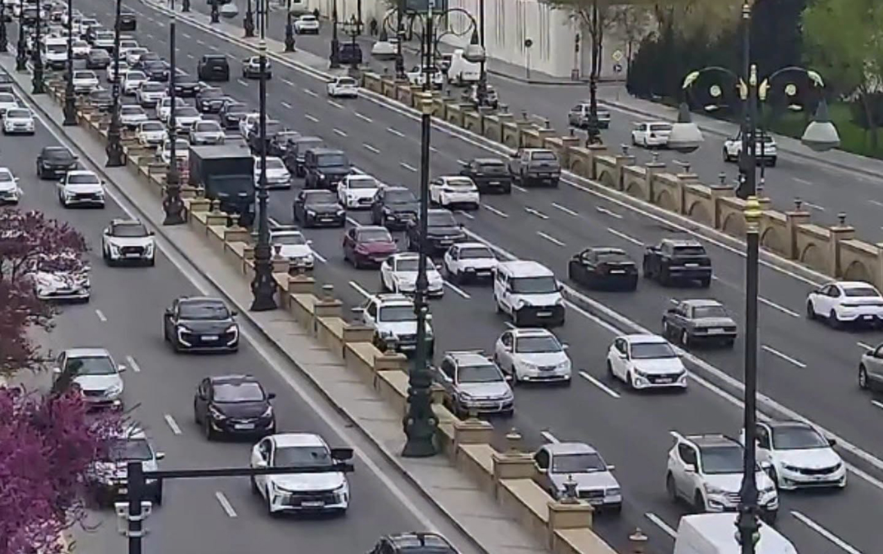 Hazırda tıxac olan Bakı küçələri