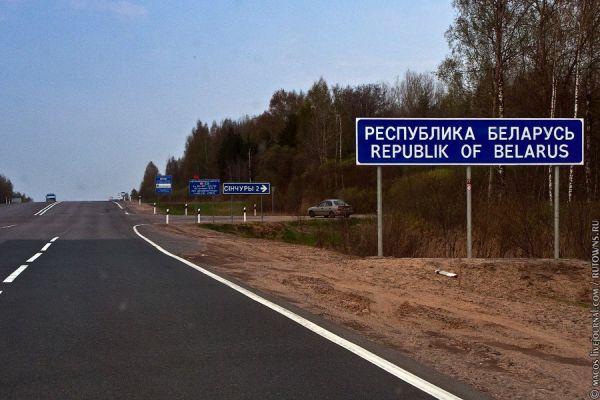 Zelenskyy warns another country about war 