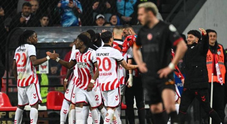 &ldquo;Qalatasaray&rdquo; böyük hesabla məğlub oldu