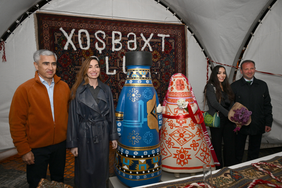 Prezidentin qızları&nbsp;Beynəlxalq Xalça Festivalında