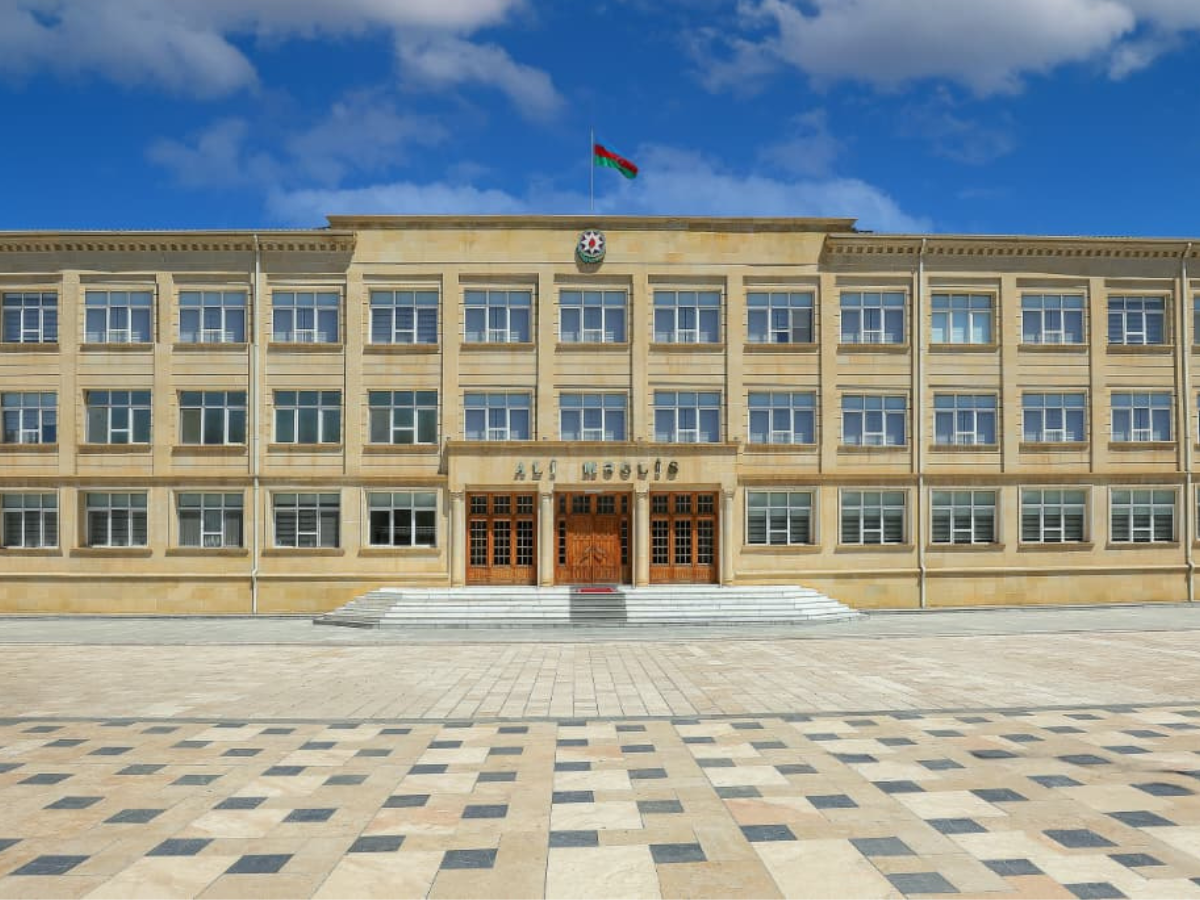Naxçıvanda deputat köməkçiləri büdcədən maliyyələşəcəklər