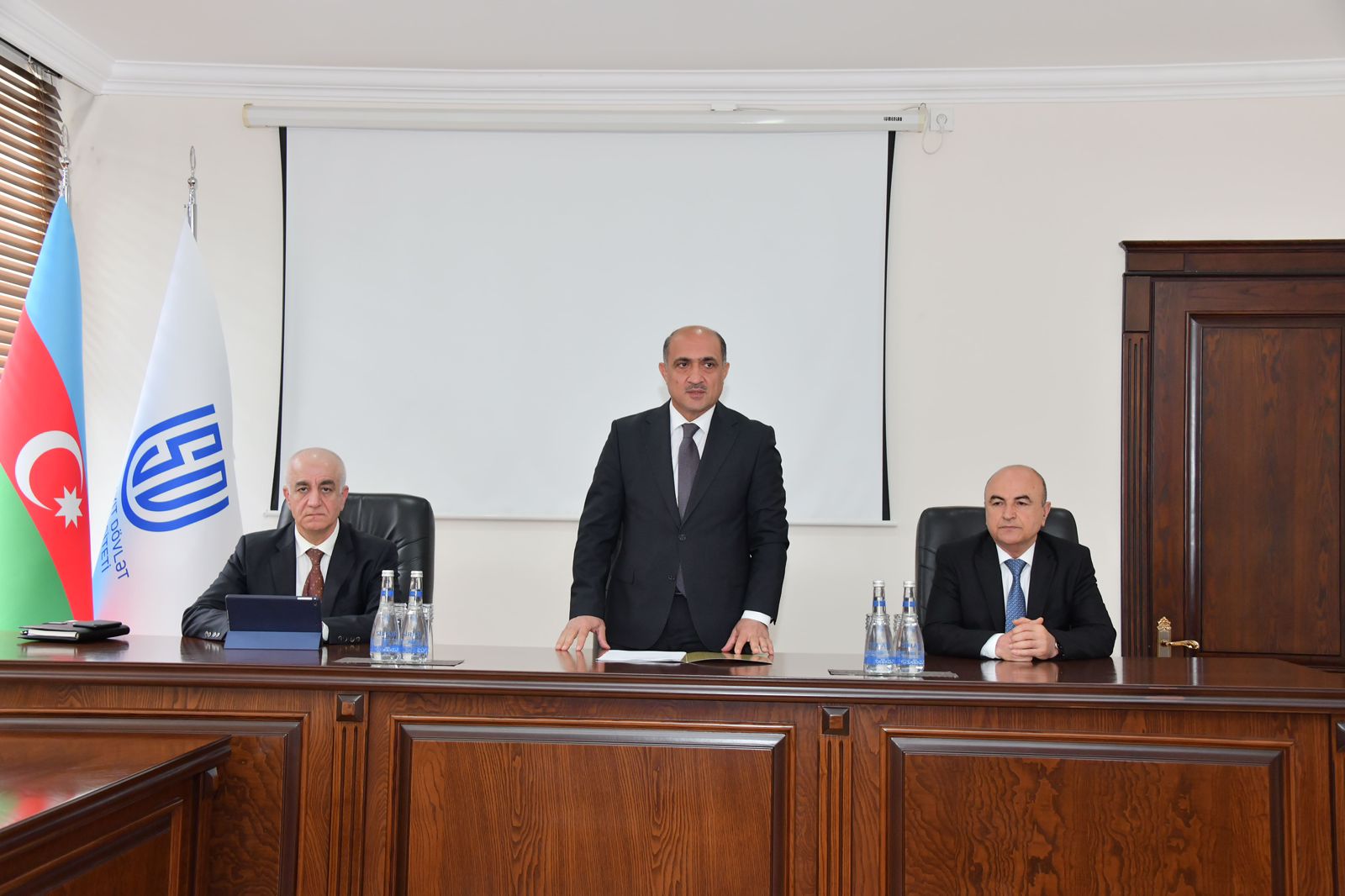 Yeni rektor kollektivə təqdim olundu - FOTO