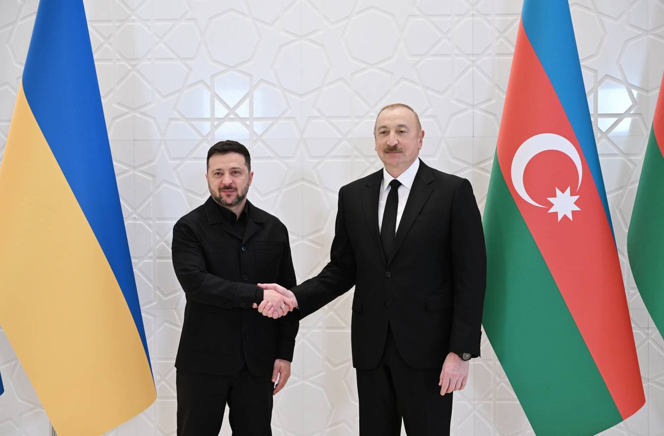 Zelenski&nbsp;İlham Əliyevə zəng etdi