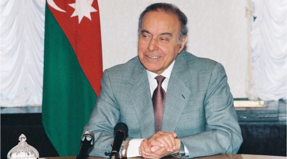 Ulu Öndər Heydər Əliyev: Müasir Azərbaycan dövlətçiliyinin memarı