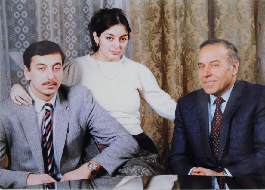 Nə üçün Mehriban xanım Əliyeva Ulu öndər haqqında arzuladığı kitabı hələ oxumayıb?