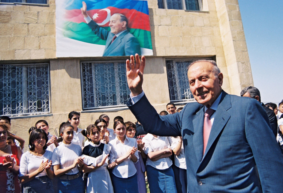 Ulu Öndər tarixə həm də milli memarlıq məktəbinin hamisi kimi düşmüşdür