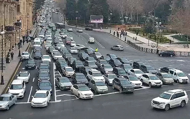 Hazırda harada tıxac var? - SİYAHI