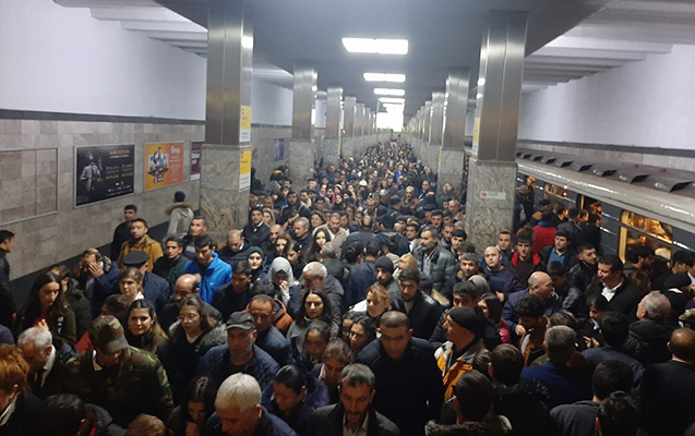 Bakı metrosu sıxlığa görə dünyada ilk onluqdadır