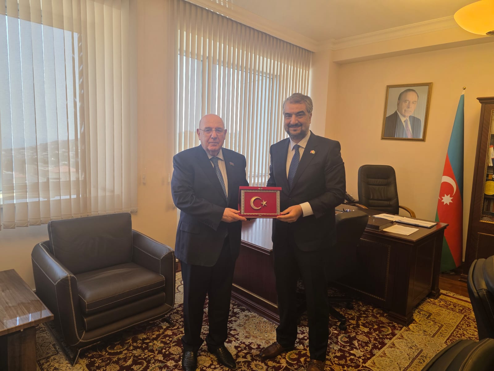 Əhlliman Əmiraslanov Türk dünyası parlamentarilər vakfının nümayəndələri ilə&nbsp; görüşdü