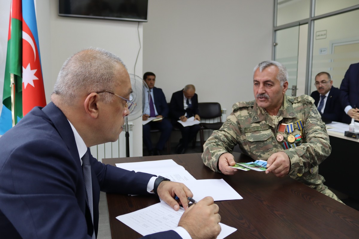 Zaur Mikayılov Naftalanda vətəndaşları qəbul etdi