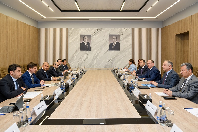 İnternetin təkmilləşdirilməsi müzakirə olundu