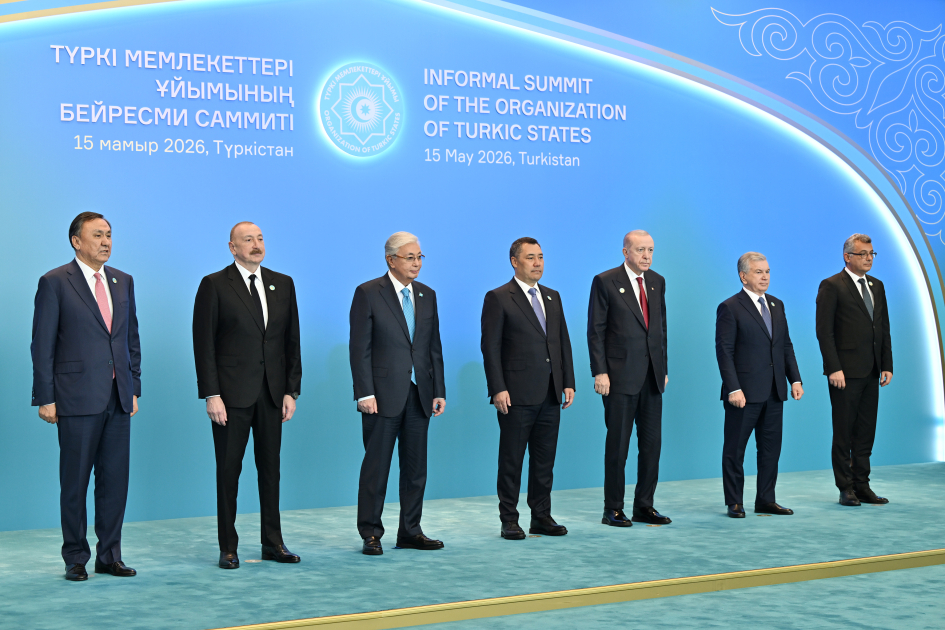 Türküstan Zirvəsində gələcəyin türk modeli təqdim olundu