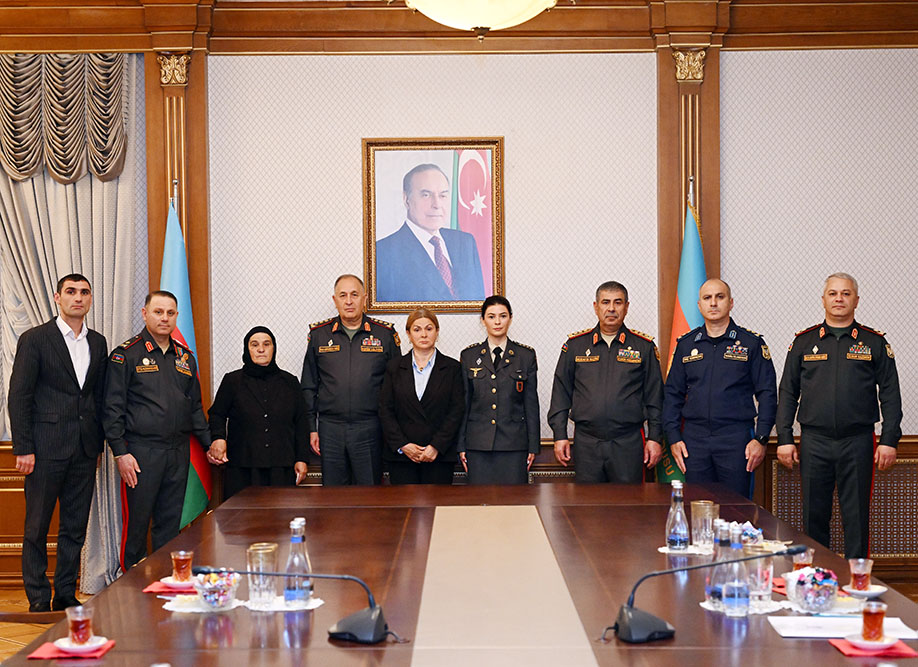 Şəhid Milli Qəhrəmanların&nbsp;medalları ailələrinə təqdim olundu - FOTO