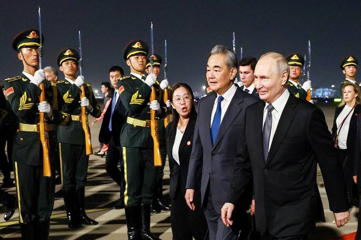 Putin Çinə getdi