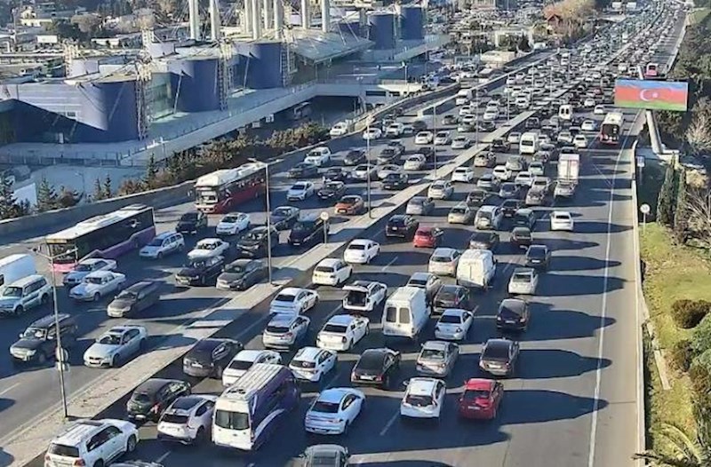 Sürücülərin işi çətinləşdi: bu yollarda tıxac var