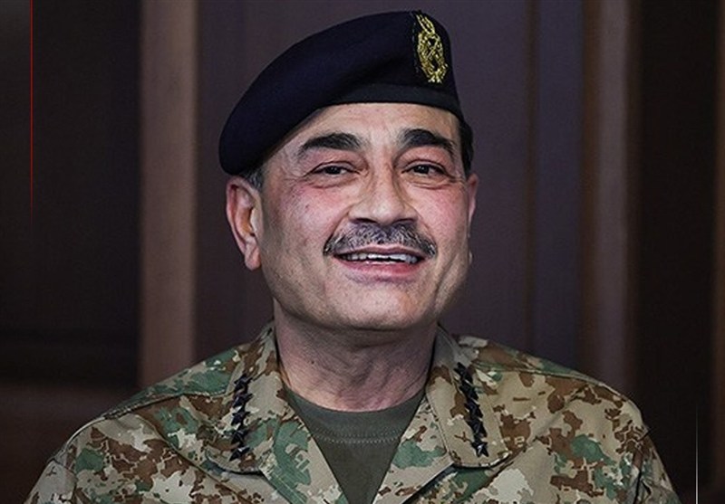 Pakistanlı komandan Tehrana yollandı