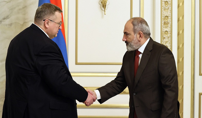 Overchuk threatened Pashinyan with customs duties and gas