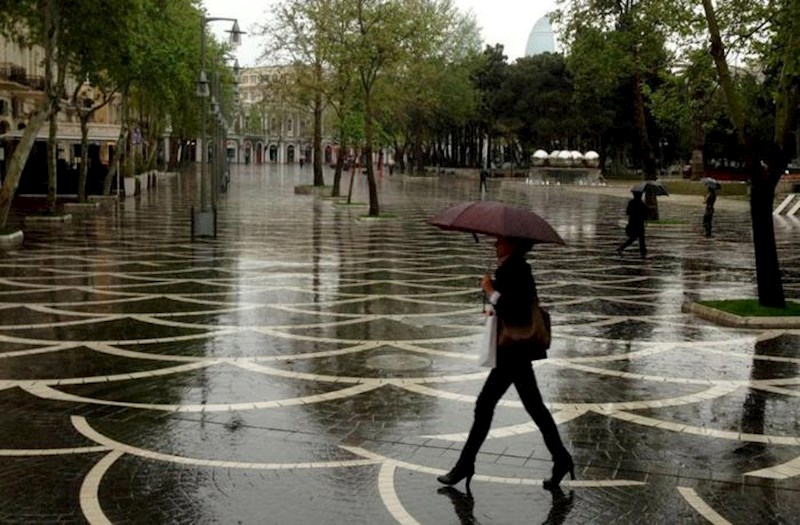 Hava dəyişir: Bakıda yağış, rayonlara isə dolu yağacaq