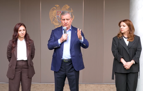 Karapetyan Qarabağı tərk etmiş ermənilərə &ldquo;yağlı vədlər&rdquo; verir